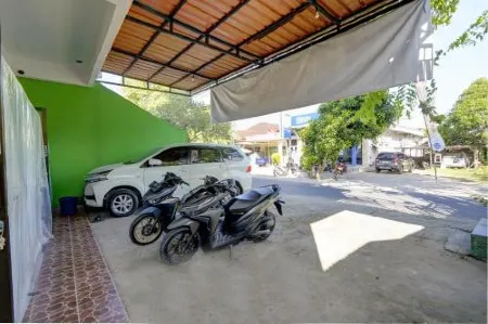 Hotel O Sahabat Syariah Near Plasa Telkom Bawean