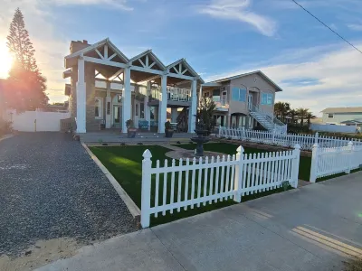 Glorious Ocean Breezes Hotels near First Baptist Church Of Flagler Beach