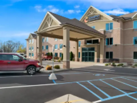 Comfort Inn & Suites Hotels in Taylor