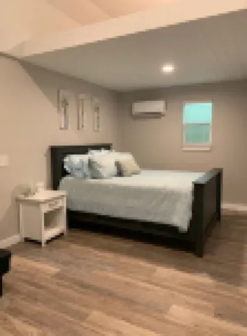 Adorable private studio-style guesthouse! 15 min from beaches!