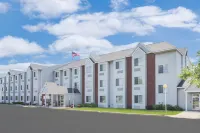Microtel Inn & Suites by Wyndham Fond du Lac Отели в г. Фонд дю Лак
