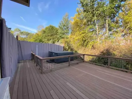 Secluded Spa-cious Retreat 11+3 Отели в г. Блейн