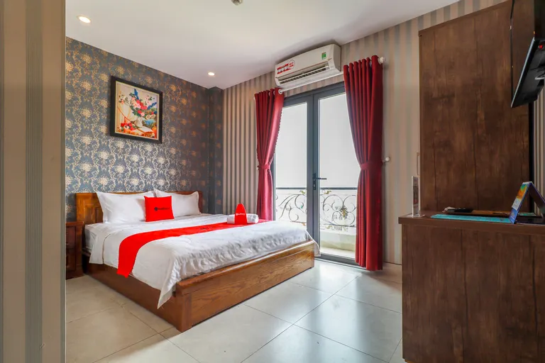 The Sun Hotel