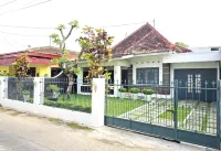 Omah Ceria Guest House Hotels in Patehan