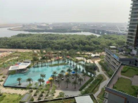 Gold Coast Pik Bahama Sea View Apartments