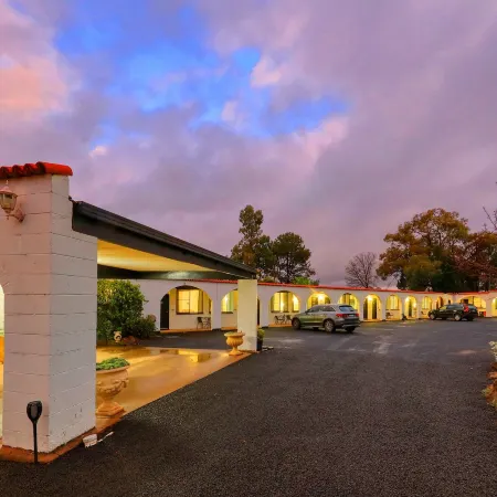 Azalea Motel