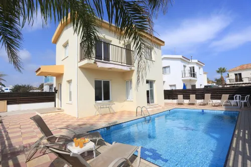 SeaBreeze Villas by TrulyCyprus Hotels in Sotira