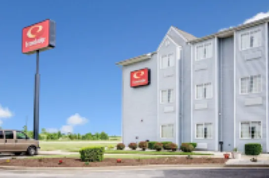 Econo Lodge Inn & Suites Evansville