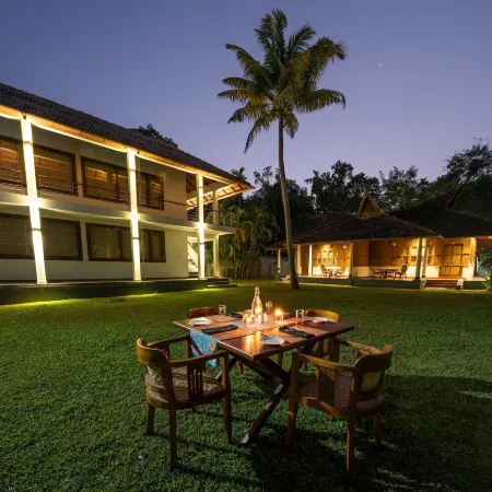 Amã Stays & Trails Pathiramanal Villa, Alappuzha