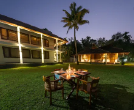 Amã Stays & Trails Pathiramanal Villa, Alappuzha Hotels in 