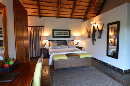 Amakhosi Safari Lodge & Spa Отели в г. Zululand DC