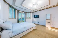 Star Moon Pension Hotels in Geoje