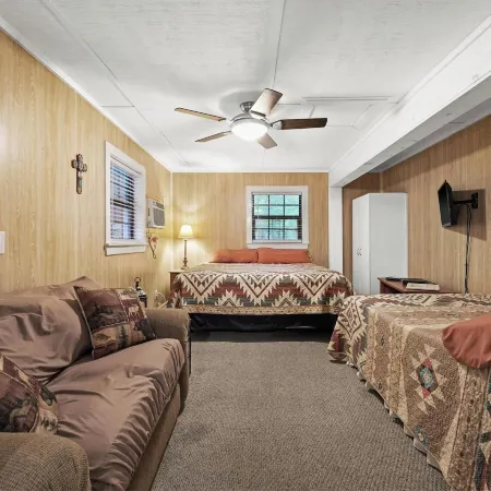 The Cascades Inn