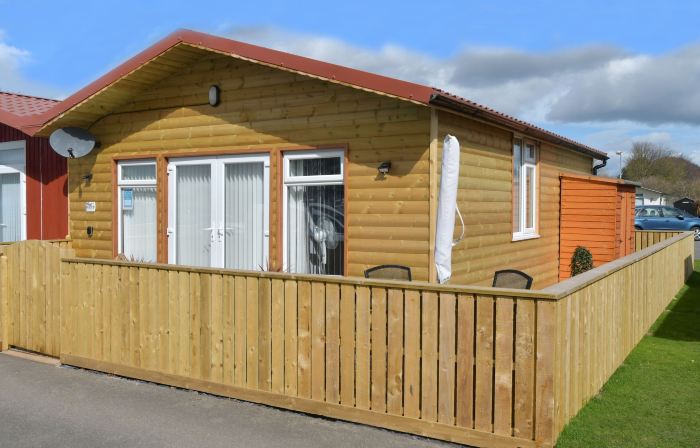 Pet Friendly Sleeps 6 Chalet Bridlington Free Elec