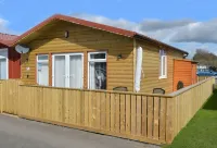 Lovely 3 Bed Chalet Bridlington Free Electric Hotels in Carnaby