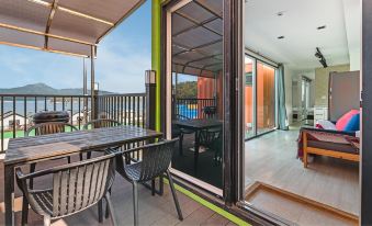 Goseong Bluebeach Pension&Glamping