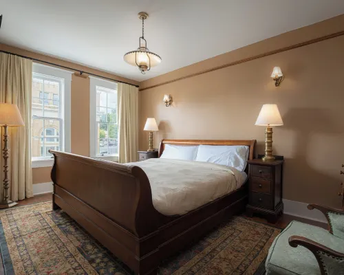 The NuWray Hotel & Carriage House Hotels in Yancey County