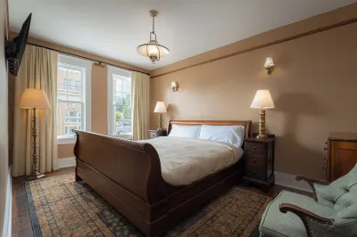 The NuWray Hotel & Carriage House Hôtels à : Burnsville