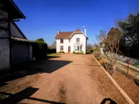Chez Sandrine Hotels in Gray-la-Ville