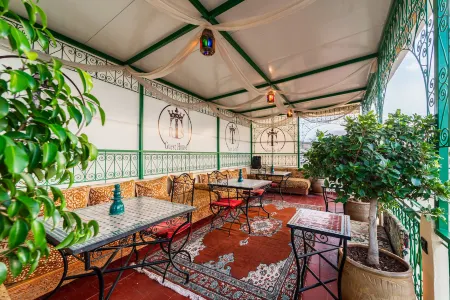 Riad Taj Salma Отели рядом с достопримечательностью «The Royal Palace of Fez»