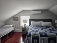 Walk Downtown, Close to the Lake, Pet Friendly with No Pet Fees!