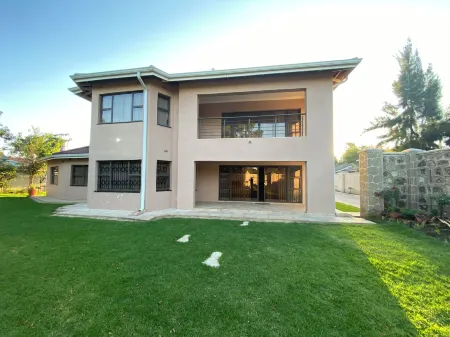 Goshen Creek Guesthouse Отели рядом с достопримечательностью «Roman Catholic Church»