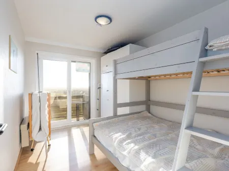 Apartment on the Seventh Floor with Sea View Отели рядом с достопримечательностью «Residence Park Cosmos - B.V.B.A. Luna»