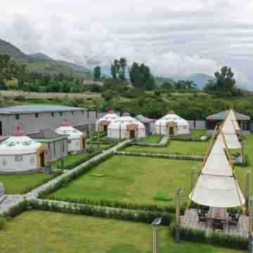 IYI LUXURY INN Hotel Exterior