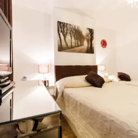 Super Large Apartment in London for Larger Groups Отели рядом с достопримечательностью «Железнодорожный вокзал Норбери»