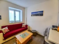 Raiamar Living Apartment