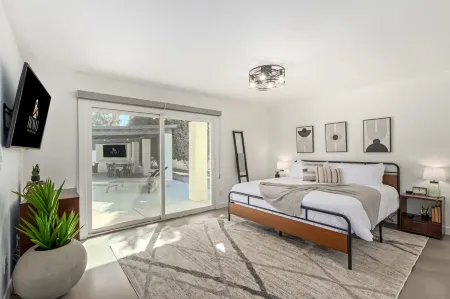 5BR Resort-style Oasis 2 Primary s Cabana Gameroom