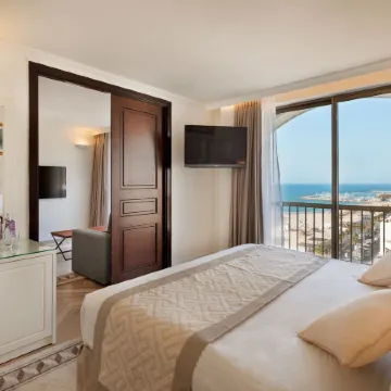 Orchid Tel Aviv Отели рядом с достопримечательностью «Железнодорожный вокзал Ха-Шалом»
