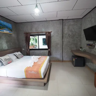 Baan Keree Thara Khiri Wong Hotels near Khiriwong rope bridge