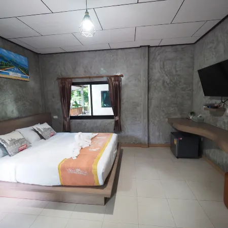 Baan Keree Thara Khiri Wong