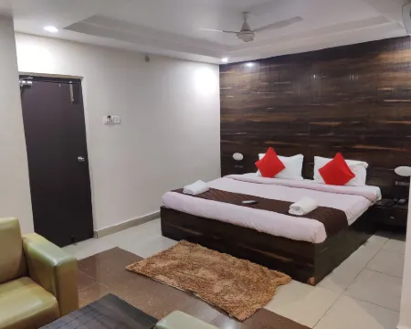 Venkateshwara Mitra Residency Hotels in Warangal