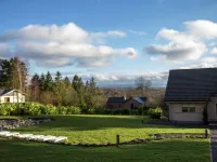 Luxurious Villa with Sauna, Hot Tub, Recreation Room, Large Enclosed Garden Hotel a 