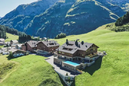 AlpenParks Hotel & Apartment Arlberg Warth Mit Pool
