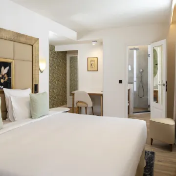 Hôtel des Champs-Elysées Отели рядом с достопримечательностью «8-й округ: Елисейские поля»