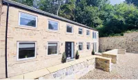 Exclusive 4-Bed House 10 Minutes from Newcastle - Pet Friendly