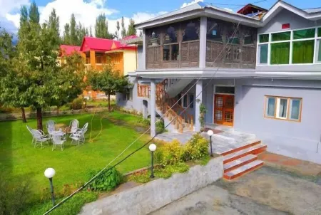 Summit Hotel Skardu Отели рядом с Аэропорт Скарду