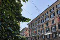 La Finestra Sul Cortile di Via Roma by Wonderful Italy - Airport Shuttle