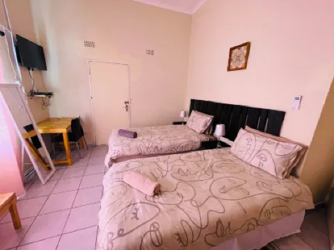Abrama Bed and Breakfast โรงแรมใน