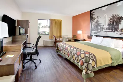 Super 8 by Wyndham Orlando International Drive