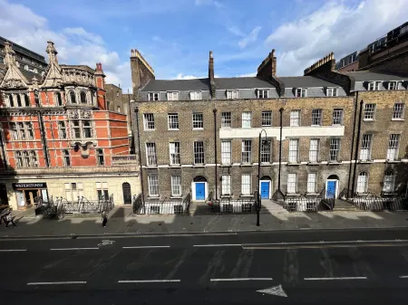 Arran House Hotel Отели рядом с достопримечательностью «Library and Museum of Freemasonry»