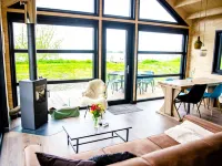 Waterlodge Reidhintsje Hotels in Grouw