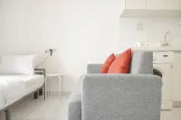 Homey and Well Furnished Studio Sky House Alam Sutera Apartment - 2 Sao