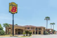 Super 8 by Wyndham Weslaco Hotels in Weslaco
