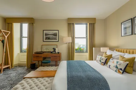 Riva Boutique Hotel Отели в г. Гринок