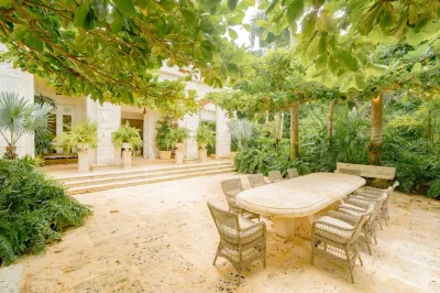 Luxurious Fully-Staffed Villa with Amazing View in Exclusive Golf & Beach Resort Hotel di 