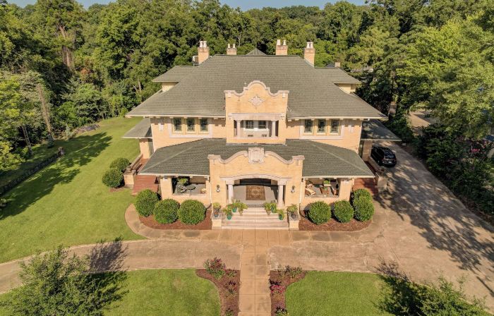 Oak Hall Mansion and Boutique Hotel